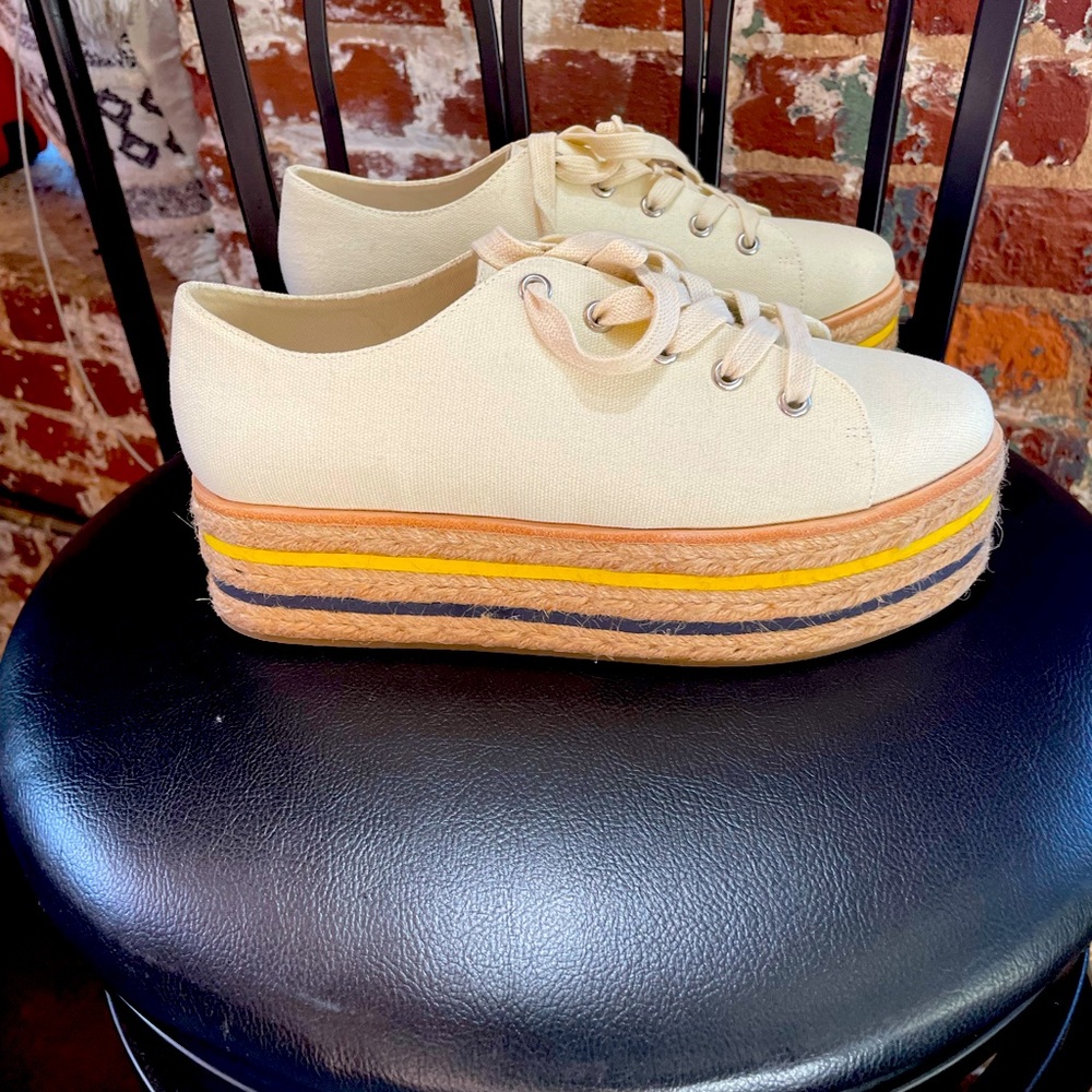 Steven Madden- Size 8 Platform